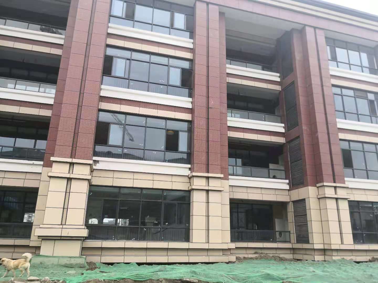 武青西三路幼儿园彩钢窗